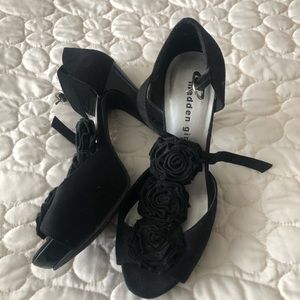 Steve Madden black floral heels